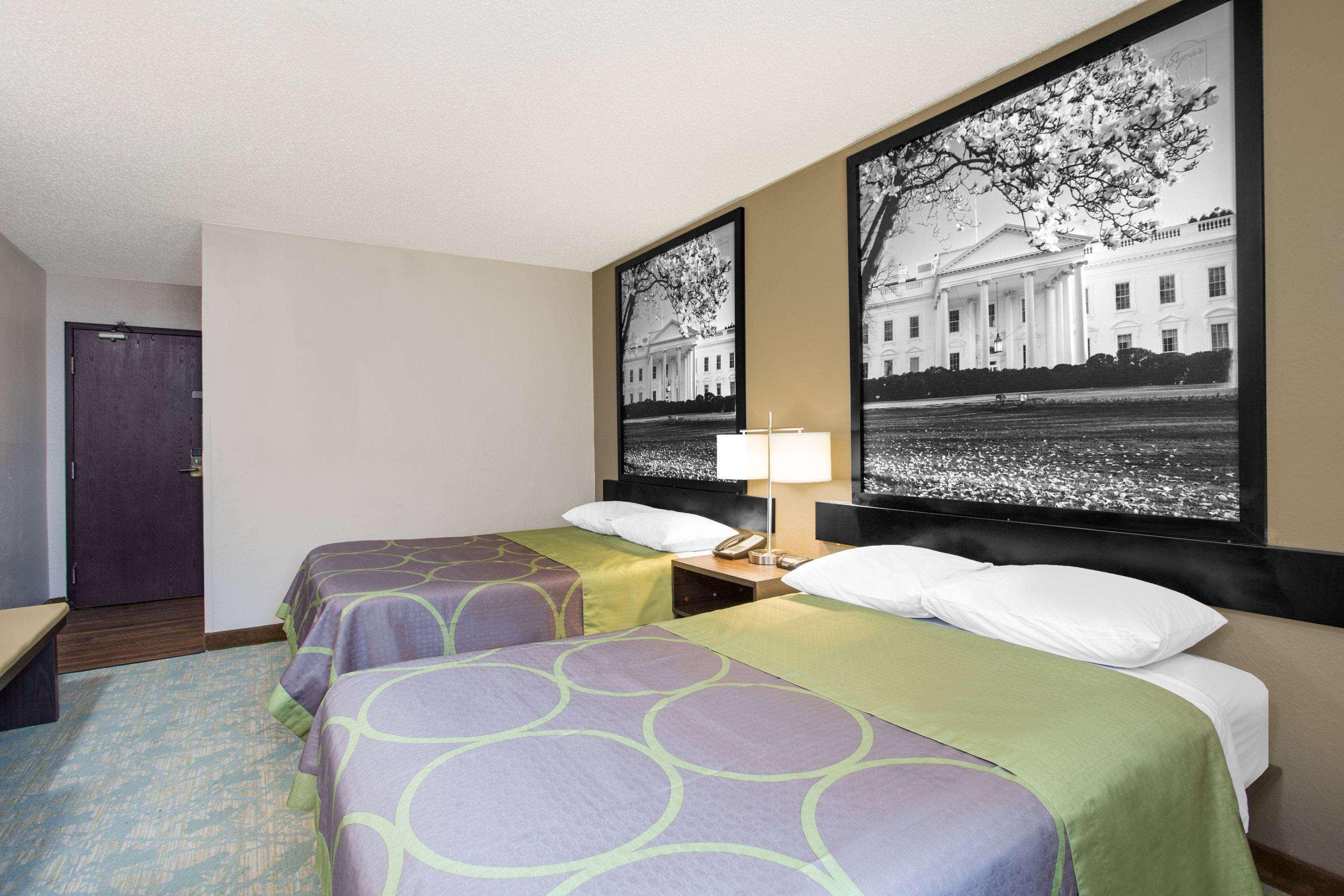 Motel Super 8 By Wyndham Waldorf Exterior foto