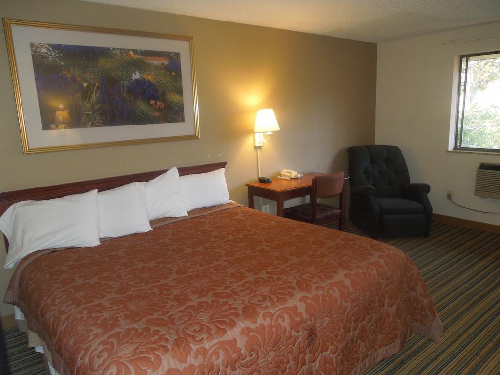 Motel Super 8 By Wyndham Waldorf Exterior foto